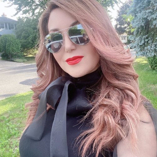 Bahar Bahreini  NAIL SALON- BEAUTY SALON- SPA & MASSAGE Montreal